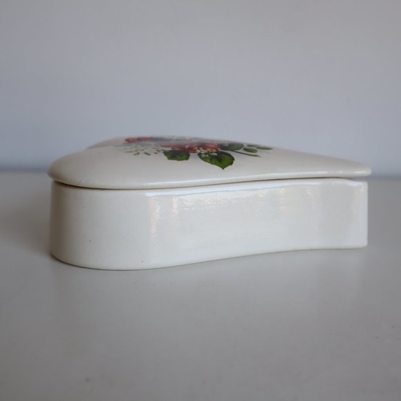 Vintage Heart Shaped Ceramic Jewelry Box - Picture 7 of 16